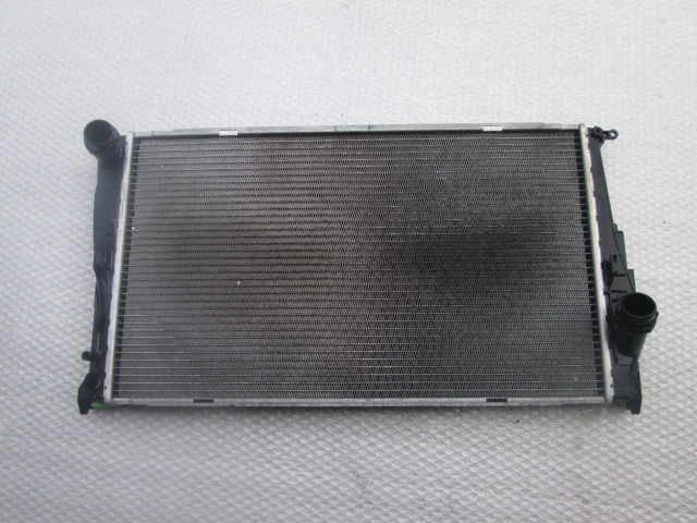 RADIATOR VODE OEM N. 17117788903 ORIGINAL REZERVNI DEL BMW SERIE 1 BER/COUPE/CABRIO E81/E82/E87/E88 (2003 - 2007) DIESEL LETNIK 2004