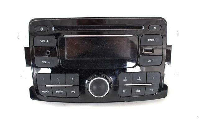 RADIO CD / OJACEVALNIK / IMETNIK HIFI OEM N. 281158551R ORIGINAL REZERVNI DEL RENAULT CAPTUR J5 H5 (2013 - 2019) DIESEL LETNIK 2014