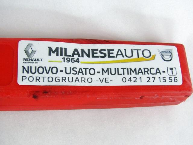 OPOZORILNI TRIKOTNIK OEM N.  ORIGINAL REZERVNI DEL VOLKSWAGEN GOLF PLUS 5M1 521 MK1 (2004 - 2009) DIESEL LETNIK 2006