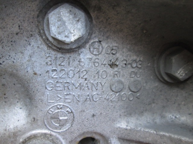 LEVI VRTLJIVI LEZAJ / PESTO KOLESA Z LEZAJEM SPREDAJ OEM N. 31216793923 ORIGINAL REZERVNI DEL BMW SERIE 1 BER/COUPE/CABRIO E81/E82/E87/E88 (2003 - 2007) DIESEL LETNIK 2004