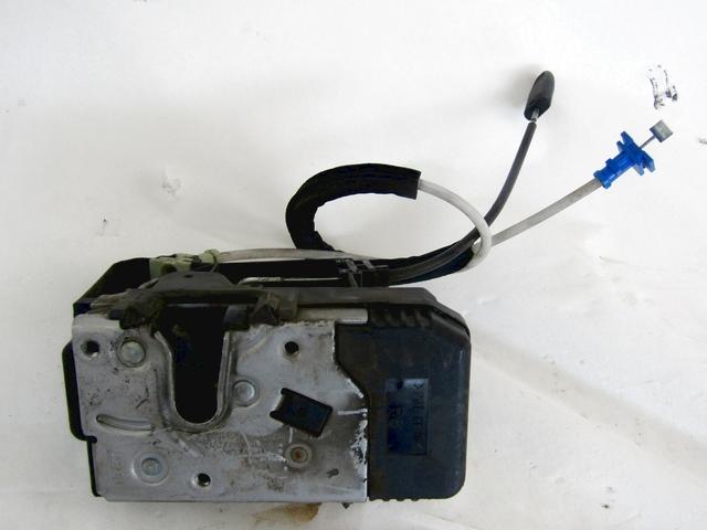 CENTRALNI ZAKLEP SPREDNJIH VRAT  OEM N. 24444016 ORIGINAL REZERVNI DEL OPEL ASTRA G T98 5P/3P/SW (1998 - 2003) DIESEL LETNIK 2002