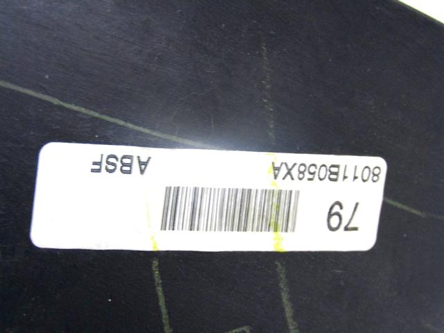 PLASTIKA MED SEDEZI BREZ NASLONJALA ROK OEM N. 8011B058XA ORIGINAL REZERVNI DEL MITSUBISHI SPACE STAR A0A (DAL 2012) BENZINA LETNIK 2014