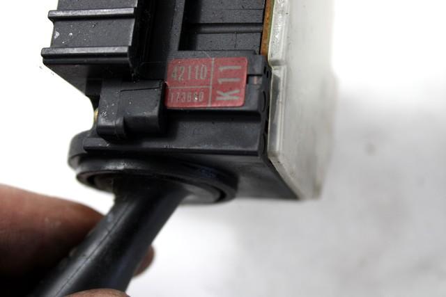 OBVOLANSKO STIKALO OEM N. 8465242110 ORIGINAL REZERVNI DEL TOYOTA RAV 4 A2 MK2 (2000 - 2006) BENZINA LETNIK 2002