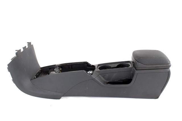 NASLON ZA ROKE/SREDINSKA KONZOLA OEM N. 30755349 ORIGINAL REZERVNI DEL VOLVO V50 545 (2004 - 05/2007) DIESEL LETNIK 2006