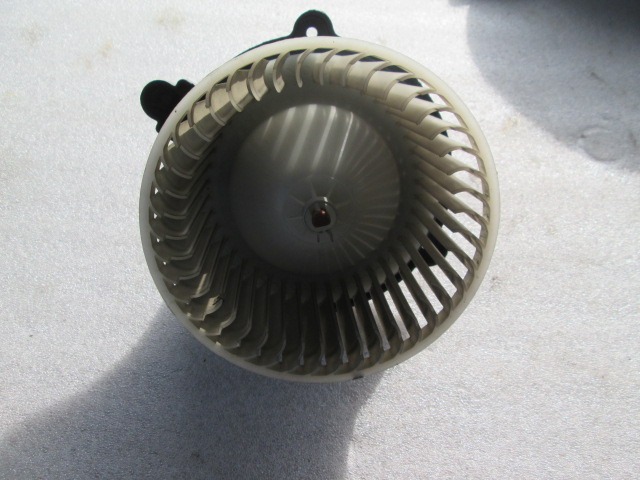 VENTILATOR  KABINE  OEM N.  ORIGINAL REZERVNI DEL KIA CARNIVAL GQ MK1 (1998 - 2006)DIESEL LETNIK 2002