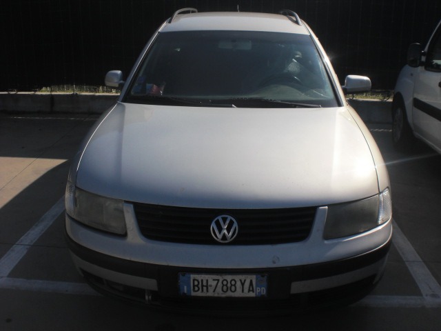 VOLKSWAGEN PASSAT SW 1.9 D 85KW 5M 5P (2000) RICAMBIO USATO 