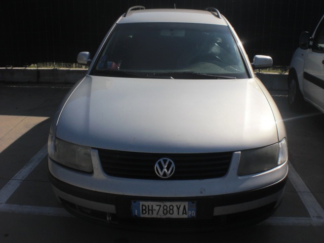 VOLKSWAGEN PASSAT SW 1.9 D 85KW 5M 5P (2000) RICAMBI IN MAGAZZINO 