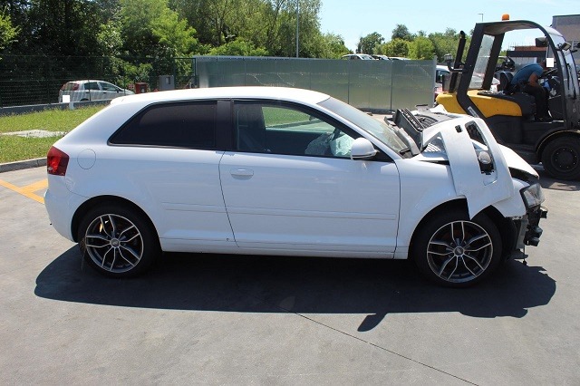 AUDI A3 1.6 D 77KW 5M 3P (2010) RICAMBIO USATO 