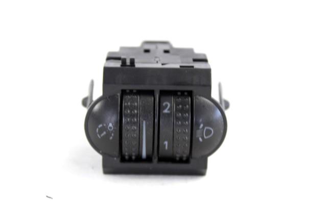 GLAVNO STIKALO LUCI OEM N. 3B0941333C ORIGINAL REZERVNI DEL VOLKSWAGEN PASSAT B5.5 3B3 3B6 3BG R BER/SW (11/2000 - 2005) DIESEL LETNIK 2004
