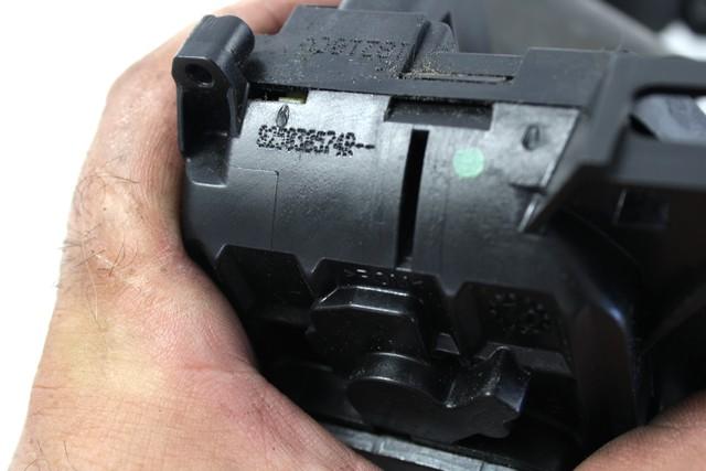 CENTRALNA KLJUCAVNICA ZADJIH LEVIH VRAT OEM N. 825030574R ORIGINAL REZERVNI DEL RENAULT MEGANE MK3 BZ0/1 B3 DZ0/1 KZ0/1 BER/SPORTOUR/ESTATE (2009 - 2015) DIESEL LETNIK 2010