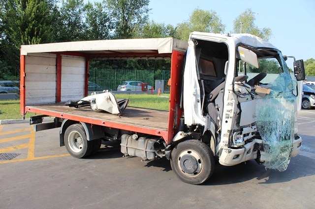 ISUZU NNR85L 3.0 D 110KW 5M 2P (2011) RICAMBI IN MAGAZZINO