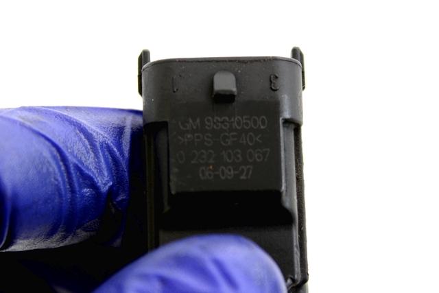 SENZOR OBRATOV MOTORJA OEM N. 93310500 ORIGINAL REZERVNI DEL OPEL CORSA D S07 (2006 - 2011) BENZINA LETNIK 2006