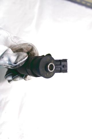 INJEKTORJI DIESEL OEM N. 445110135 ORIGINAL REZERVNI DEL CITROEN C3 / PLURIEL MK1 (2002 - 09/2005) DIESEL LETNIK 2005