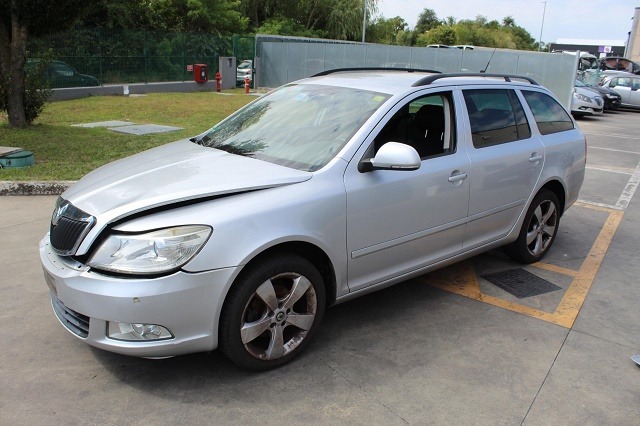 SKODA OCTAVIA SW 1.6 D 77KW 5M 5P (2009) RICAMBIO USATO 