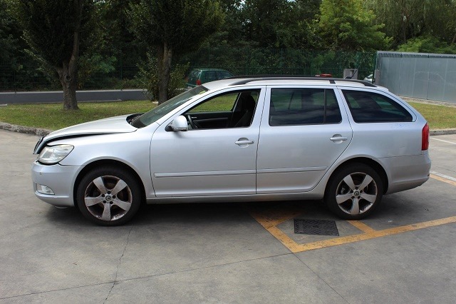 SKODA OCTAVIA SW 1.6 D 77KW 5M 5P (2009) RICAMBIO USATO 