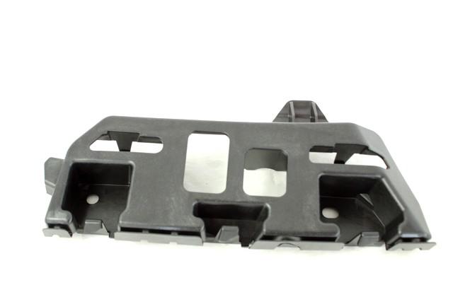 NOSILCI ZADNJEGA ODBIJACA  OEM N. 7P5807483D ORIGINAL REZERVNI DEL PORSCHE CAYENNE 92A MK2 (2010 - 2017)  LETNIK 2011