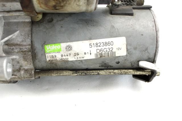 ZAGANJAC MOTORJA  OEM N. 51823860 ORIGINAL REZERVNI DEL FIAT GRANDE PUNTO 199 (2005 - 2012) DIESEL LETNIK 2009