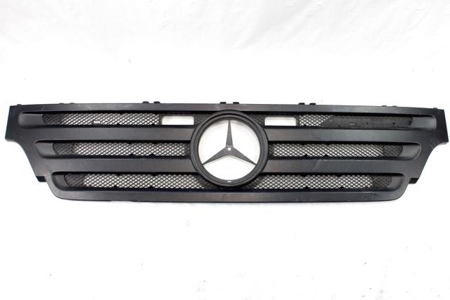 SPREDNJE OKRASNE MASKE OEM N. A9437510018 ORIGINAL REZERVNI DEL MERCEDES-BENZ ACTROS (2003-2008)DIESEL LETNIK 2007