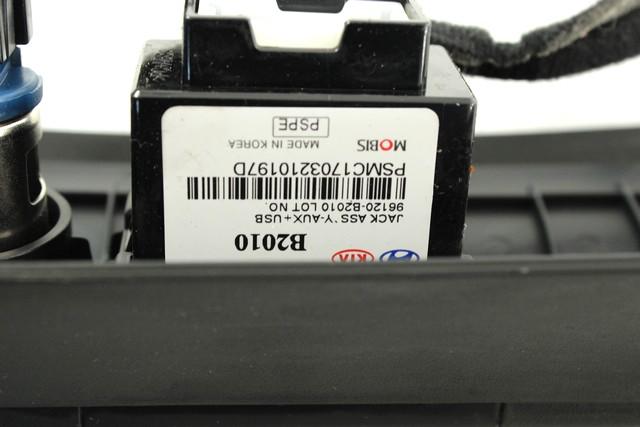 USB / AUX OEM N. 96120-B2010 ORIGINAL REZERVNI DEL KIA SOUL PS MK2 (2013 - 2018)DIESEL LETNIK 2017