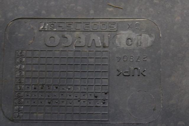 DRUGI ZUNANJI DODATKI OEM N. 500375467 ORIGINAL REZERVNI DEL IVECO STRALIS MK1 (2002 - 2007)DIESEL LETNIK 2002