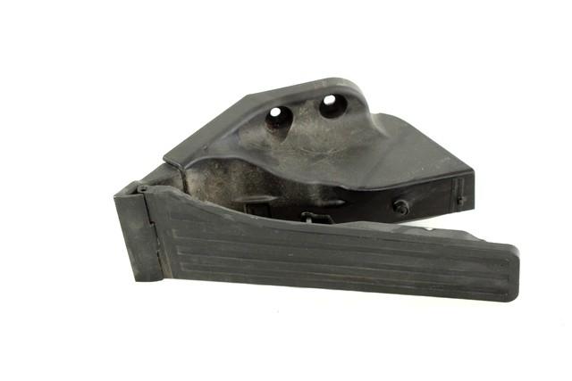 PEDALI OEM N. A2053000004 ORIGINAL REZERVNI DEL MERCEDES CLASSE C W205 C205 BER/SW (DAL 2014)DIESEL LETNIK 2017