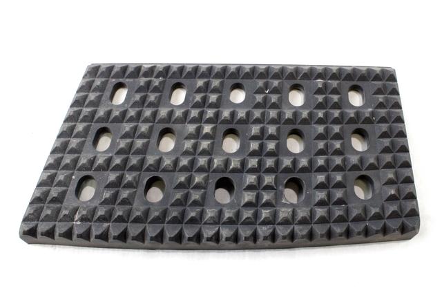 DRUGI ZUNANJI DODATKI OEM N. 504242345 ORIGINAL REZERVNI DEL IVECO STRALIS MK1 (2002 - 2007)DIESEL LETNIK 2002