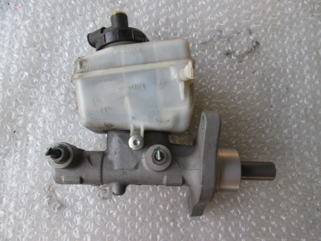 ZAVORNI CILINDER OEM N. 3350890471 ORIGINAL REZERVNI DEL DACIA SANDERO MK1 (2008 - 2012) BENZINA/GPL LETNIK 2008