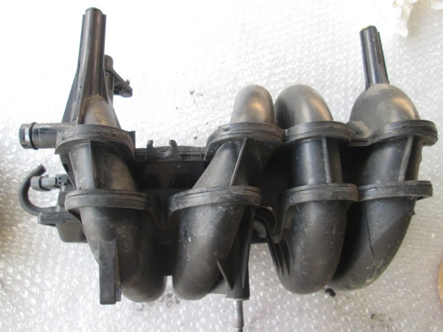 SESALNI KOLEKTOR OEM N. 8200647804 ORIGINAL REZERVNI DEL DACIA SANDERO MK1 (2008 - 2012) BENZINA/GPL LETNIK 2008