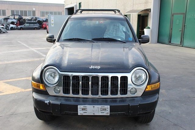 JEEP CHEROKEE 2.8 D 4X4 120KW AUT 5P (2005) RICAMBIO USATO 