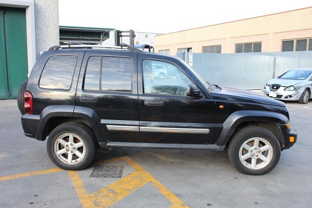 JEEP CHEROKEE 2.8 D 4X4 120KW AUT 5P (2005) RICAMBI IN MAGAZZINO