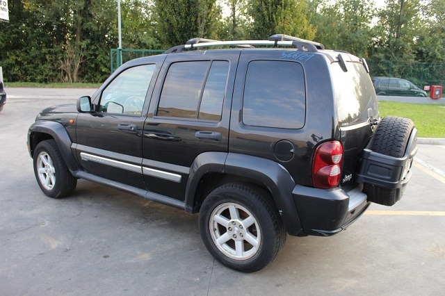 JEEP CHEROKEE 2.8 D 4X4 120KW AUT 5P (2005) RICAMBIO USATO 
