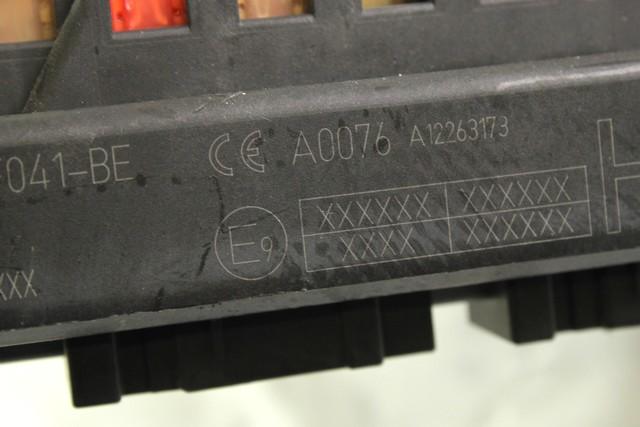 VAROVALKE/RELE' OEM N. AH22-14F041-BE ORIGINAL REZERVNI DEL LAND ROVER RANGE ROVER SPORT L320 MK1 R (2010 -2013)DIESEL LETNIK 2010