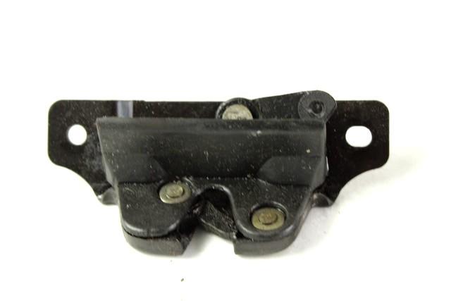 ZAKLEPANJE PRTLJA?NIH VRAT  OEM N. 871951 ORIGINAL REZERVNI DEL PEUGEOT 206 / 206 CC 2A/C 2D 2E/K (1998 - 2003) BENZINA LETNIK 2000