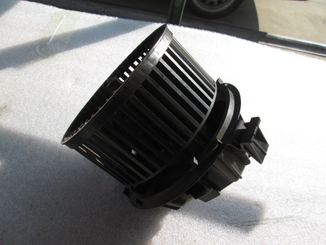 VENTILATOR  KABINE  OEM N. 6001547487 ORIGINAL REZERVNI DEL DACIA SANDERO MK1 (2008 - 2012) BENZINA/GPL LETNIK 2008