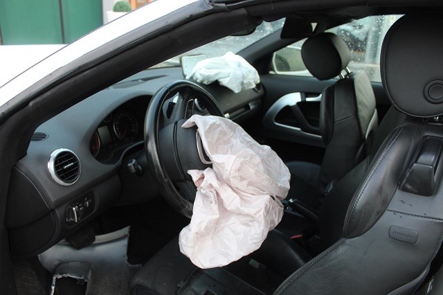 AUDI A3 CABRIOLET 2.0 D 103KW AUT 2P (2009) RICAMBIO USATO 