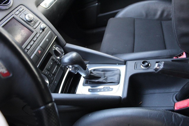 AUDI A3 CABRIOLET 2.0 D 103KW AUT 2P (2009) RICAMBIO USATO 