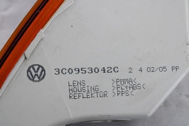 SPREDNJI INDIKATOR OEM N. 3C0953042C ORIGINAL REZERVNI DEL VOLKSWAGEN PASSAT B5.5 3B3 3B6 3BG R BER/SW (11/2000 - 2005) DIESEL LETNIK 2001