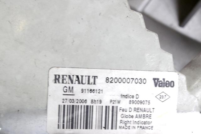 SPREDNJI DESNI ZAROMETI OEM N. 7700311372 ORIGINAL REZERVNI DEL RENAULT TRAFIC JL FL EL MK2 (2001 - 2014) DIESEL LETNIK 2003