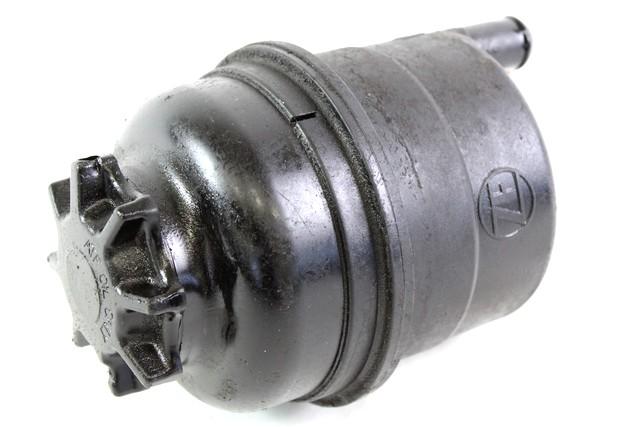 REZERVOAR CRPALKA  SERVO VOLAN OEM N. A6384600083 ORIGINAL REZERVNI DEL MERCEDES CLASSE V / VITO W638 (01/1999 - 12/2003) DIESEL LETNIK 2000