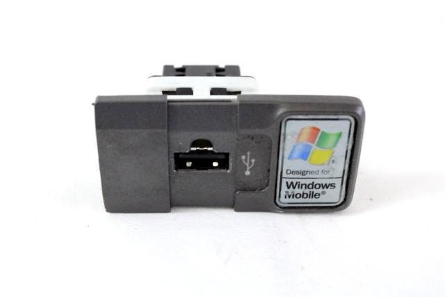 USB / AUX OEM N. 735473602 ORIGINAL REZERVNI DEL LANCIA DELTA 844 MK3 (2008 - 2014) DIESEL LETNIK 2009