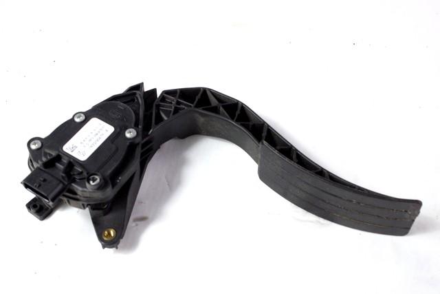 PEDALI OEM N. 180029347R ORIGINAL REZERVNI DEL RENAULT CLIO BH KH MK4 (2012 - 2019)DIESEL LETNIK 2014