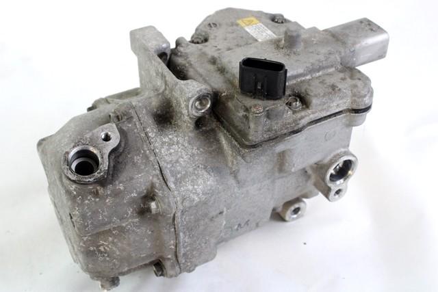 KOMPRESOR KLIME  OEM N. 422001041 ORIGINAL REZERVNI DEL TOYOTA YARIS P13 MK3 XP130 (2011-2017)IBRIDO (ELETRICO-BENZINA) LETNIK 2014