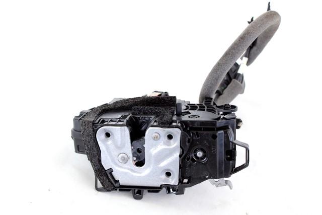 CENTRALNA KLJUCAVNICA ZADJIH LEVIH VRAT OEM N. 825039554R ORIGINAL REZERVNI DEL RENAULT CLIO B7 SCE MK5 (DAL 2019)BENZINA LETNIK 2021