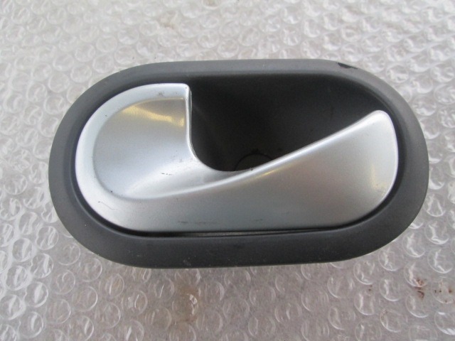NOTRANJA KLJUKA  OEM N. 8201053833 ORIGINAL REZERVNI DEL RENAULT CLIO BR0//1 CR0/1 KR0/1 MK3 R (05/2009 - 2013) BENZINA LETNIK 2009