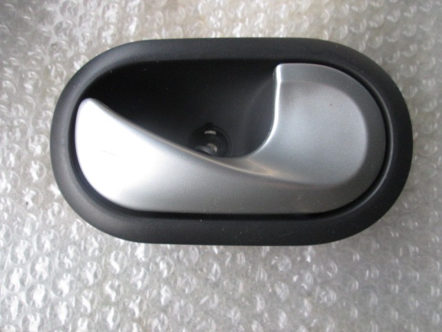 NOTRANJA KLJUKA  OEM N. 8201053836 ORIGINAL REZERVNI DEL RENAULT CLIO BR0//1 CR0/1 KR0/1 MK3 R (05/2009 - 2013) BENZINA LETNIK 2010
