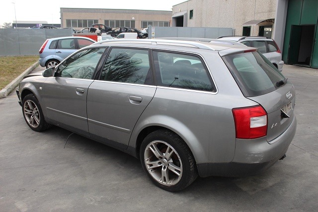 AUDI A4 SW 1.9 D 96KW 5M 5P (2003) RICAMBI IN MAGAZZINO