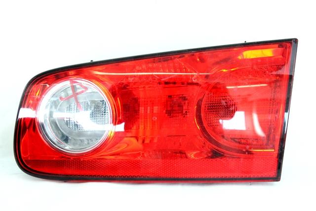 ZADNJI DESNI ZAROMETI OEM N. 8200262111 ORIGINAL REZERVNI DEL RENAULT LAGUNA BG0/1 KG0/1 MK2 R BER/SW (05/2005 - 09/2007) DIESEL LETNIK 2006