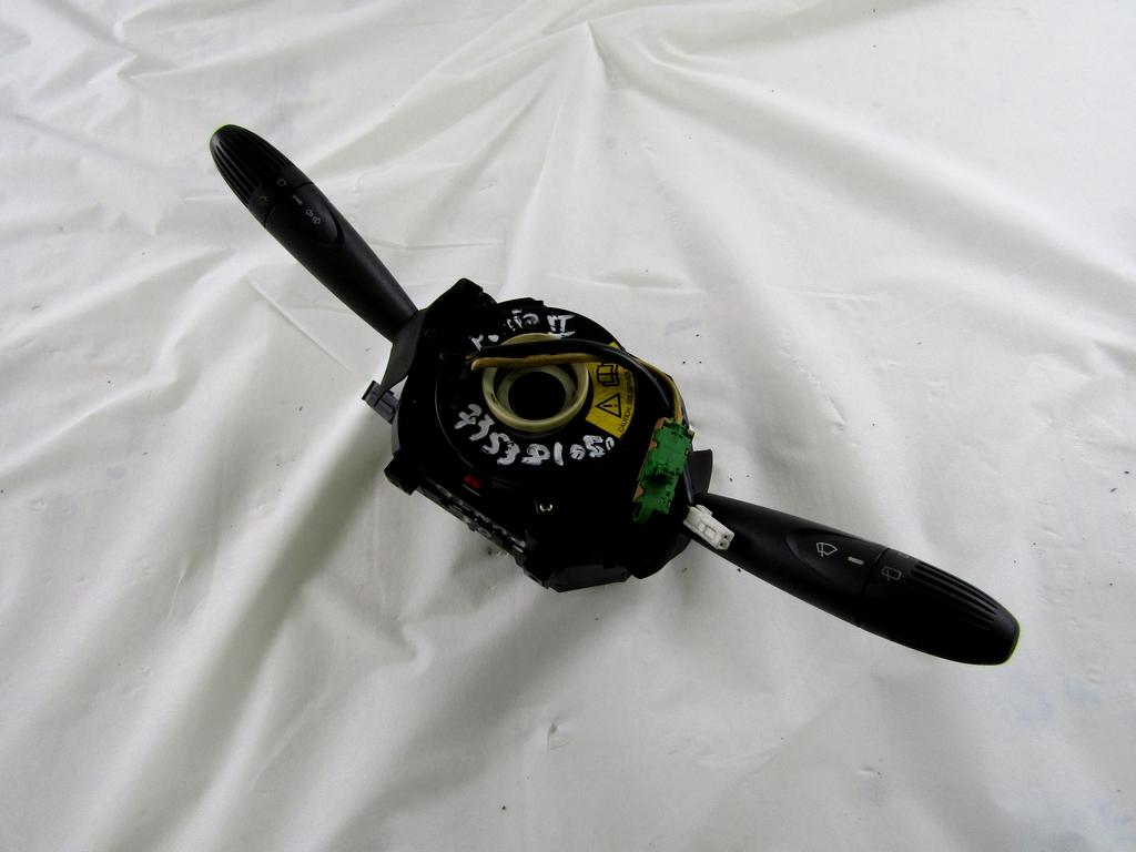 735381050 DEVIOLUCI CON CONTATTO SPIRALATO ANELLO CONTATTO CLACSON FIAT PUNTO 188 MK2 R 1.3 D 5M 3P 51KW (2004) RICAMBIO USATO