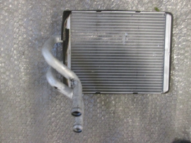 GRELEC RADIATORJA OEM N. 972273 ORIGINAL REZERVNI DEL KIA SORENTO JC MK1 (2002 - 2009) DIESEL LETNIK 2004