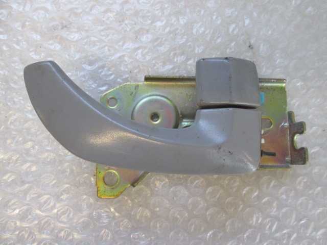 NOTRANJA KLJUKA  OEM N.  ORIGINAL REZERVNI DEL KIA SORENTO JC MK1 (2002 - 2009) DIESEL LETNIK 2004